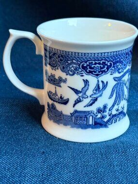 Queens Blue Willow Fine Bone China Mug England